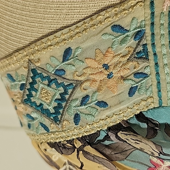 JOHNNY WAS, Women‎ top, NWT. Size medium. Multiple colors. Loose fit. Fabulous - Picture 6 of 16